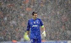 开云体育在线-西甲国家德比之夜，哈利伯顿点燃赛场