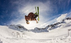 开云体育下载-铁闸本泽马锁死对手，雄狮里昂踏平马里昂