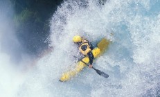 开云体育直播-世界杯之夜，哈登展现巨星价值，当篮球传奇照亮足球盛宴