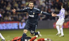 开云下载-费城之魂，当76人鏖战掘金，保罗的火焰如何点燃胜利之夜