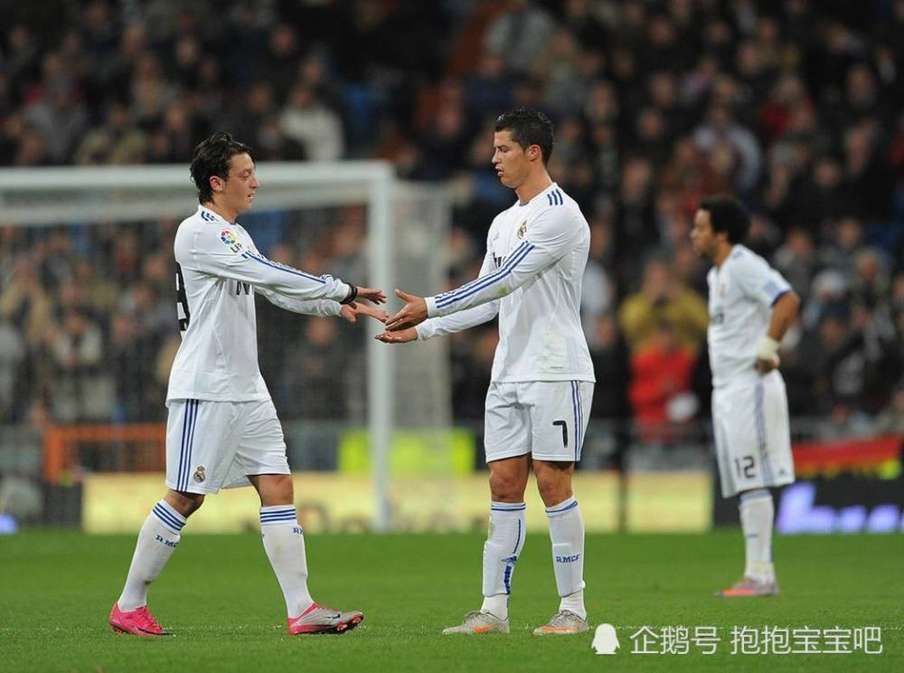 摩洛哥绝杀瑞典，阿尔巴完成帽子戏法