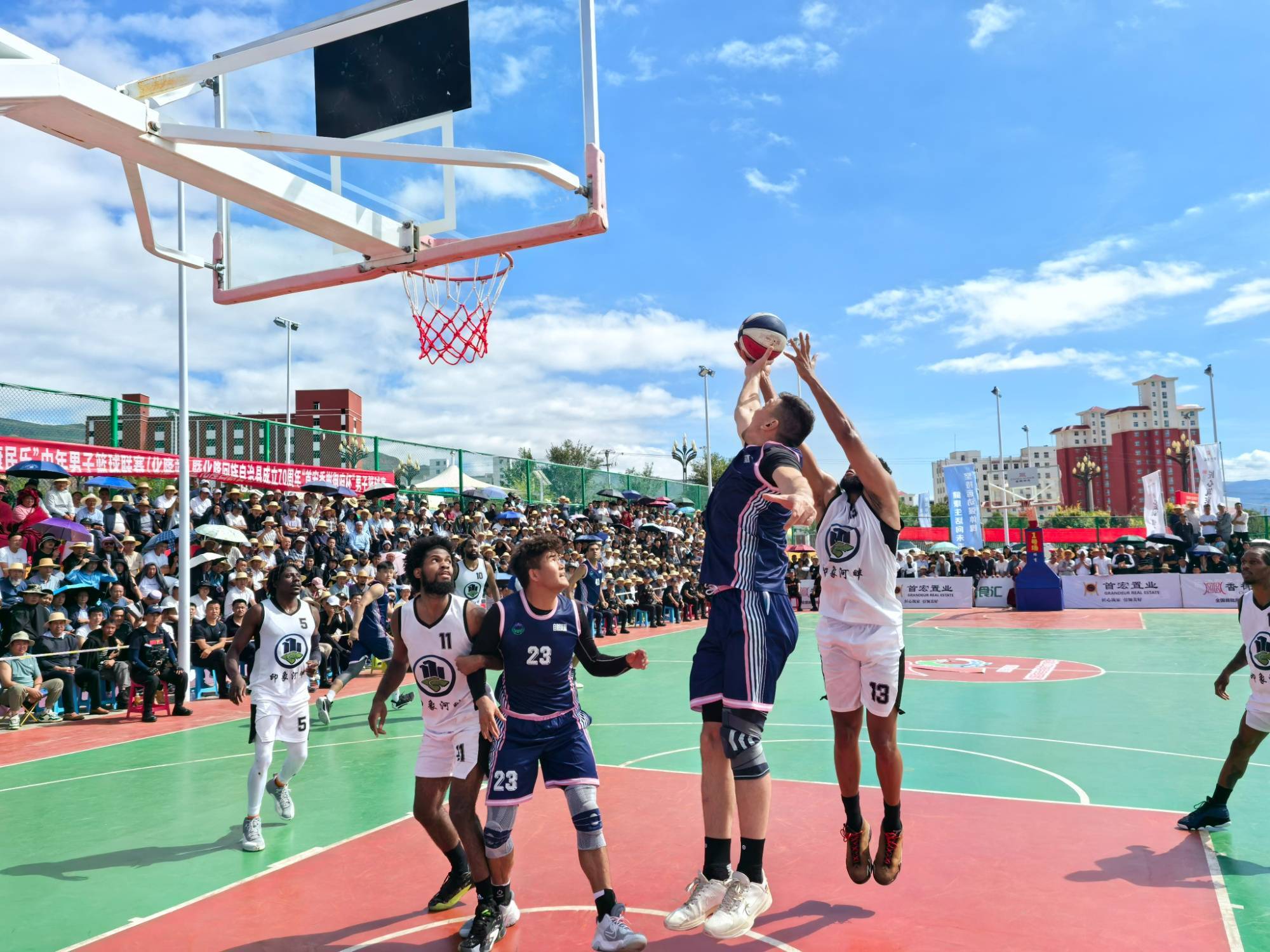 包含运动员们全神贯注,拼搏奋力,篮球比赛场面激昂澎湃的词条 包含运动员们全神贯注,拼搏奋力,篮球比赛场面激昂澎湃的词条