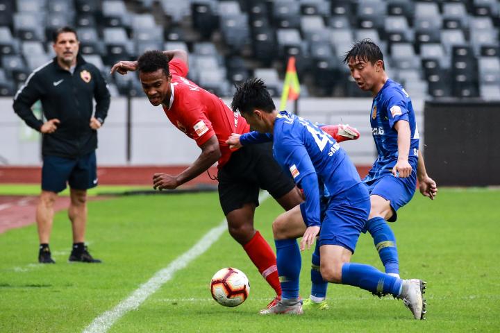 关于深圳佳兆业备战大战江苏苏宁,球员训练紧凑的信息 关于深圳佳兆业备战大战江苏苏宁,球员训练紧凑的信息