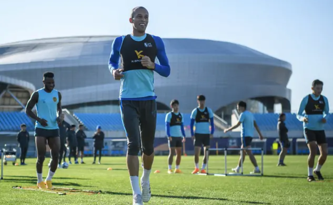 关于深圳佳兆业备战大战江苏苏宁,球员训练紧凑的信息 关于深圳佳兆业备战大战江苏苏宁,球员训练紧凑的信息