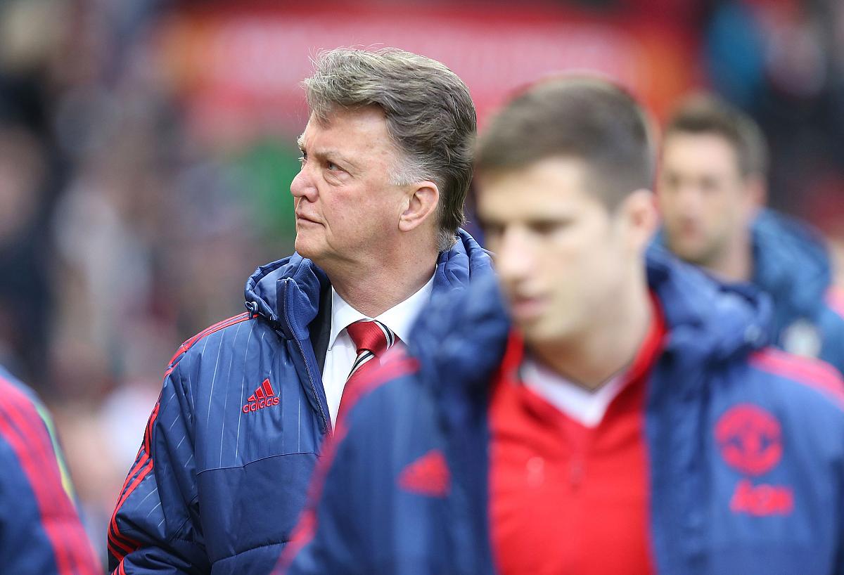 斯旺西城中场组织稳健，控制比赛局面的简单介绍