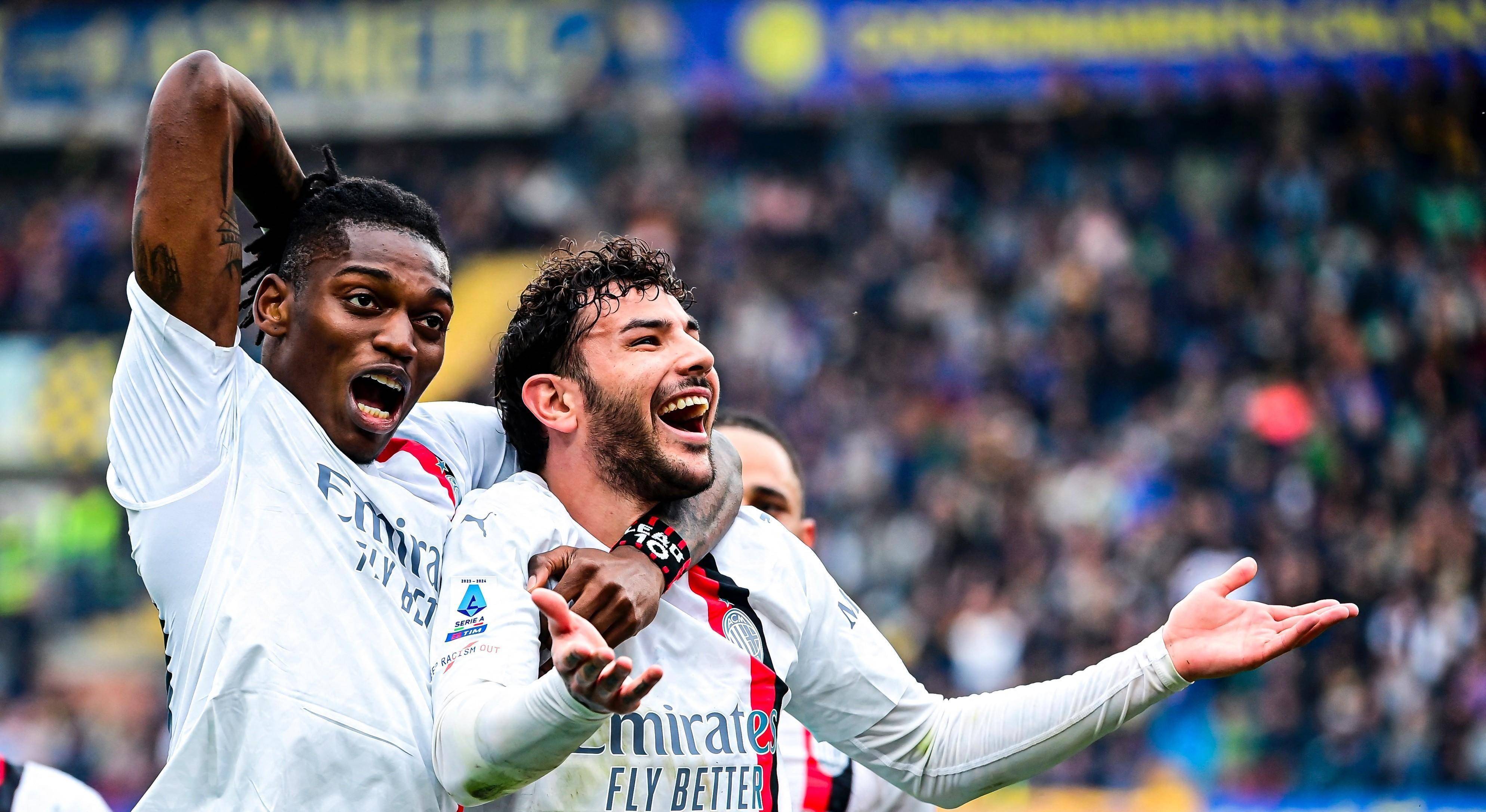 AC米兰客场击败对手,领跑积分榜依旧的简单介绍 AC米兰客场击败对手,领跑积分榜依旧的简单介绍