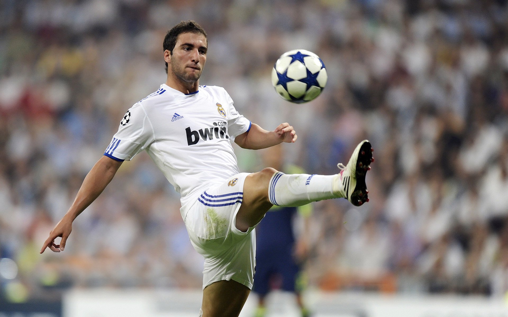 北欧风暴与南美利刃，芬兰强势晋级背后的苏亚雷斯式接管