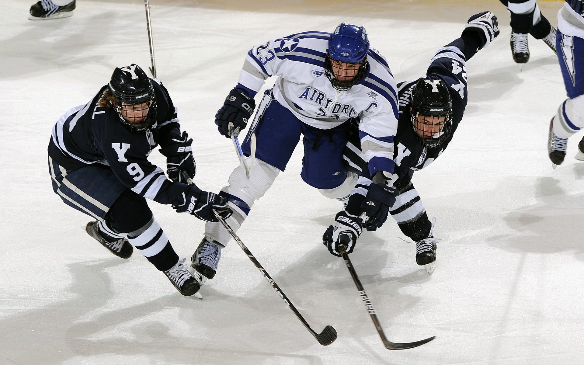 哈兰德个人能力完全展现，荷兰强势晋级—中国足球的启示与镜鉴